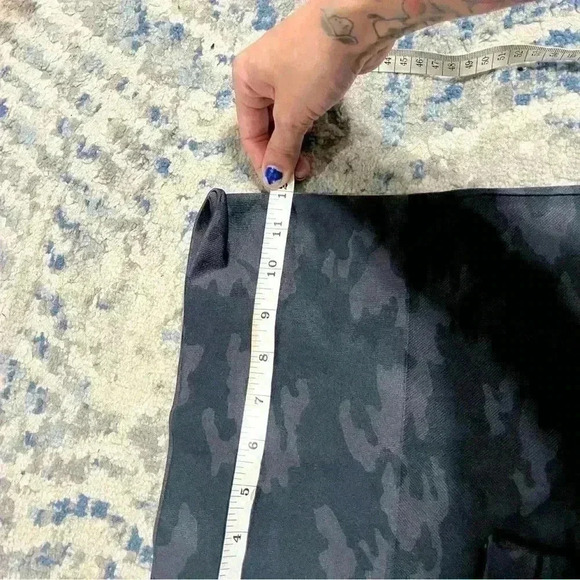 NWOT SPANX Look at me now cropped legging medium - Picture 4 of 5